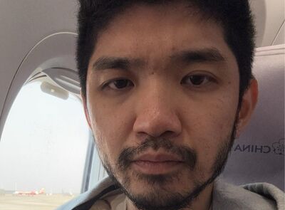 晚安小雞返台即被逮！憔悴現身自爆被騙1300萬　公開道歉粉絲