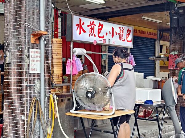 ▲▼集美煎包.小籠包。（圖／部落客Darren蘋果樹旅遊玩樂誌授權提供）