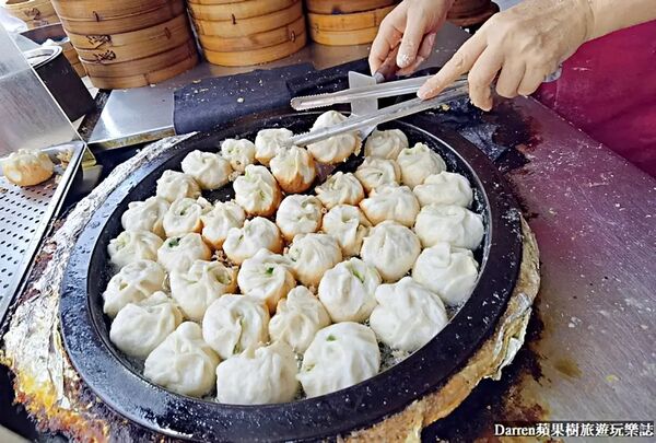 ▲▼集美煎包.小籠包。（圖／部落客Darren蘋果樹旅遊玩樂誌授權提供）