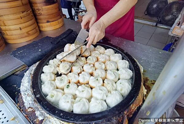 ▲▼集美煎包.小籠包。（圖／部落客Darren蘋果樹旅遊玩樂誌授權提供）
