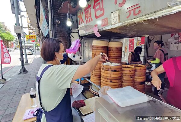 ▲▼集美煎包.小籠包。（圖／部落客Darren蘋果樹旅遊玩樂誌授權提供）