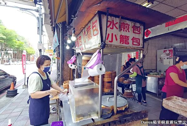▲▼集美煎包.小籠包。（圖／部落客Darren蘋果樹旅遊玩樂誌授權提供）