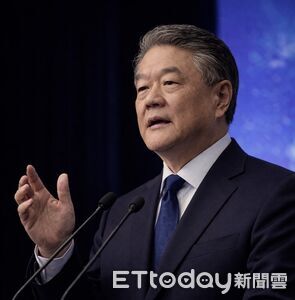 談兩岸困局　挺鄭麗文大老喊話中共：嘴上說愛卻天天軍演