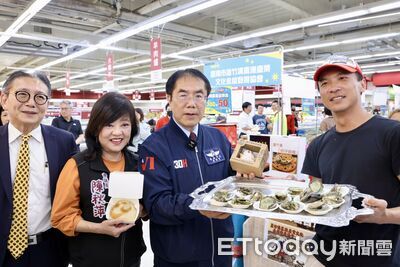 台南農村好物進軍量販通路　黃偉哲邀民眾逛愛買挺在地