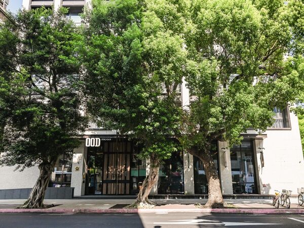 ▲S Hotel飯店外牆已掛上全新「OOD Hotel」招牌，雀客國際持續在台灣及海外推進新據點開幕。（圖／業者提供）