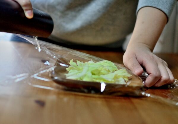 保鮮膜,加熱菜餚（圖／取自免費圖庫Photo AC）