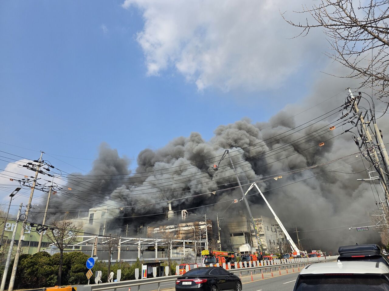 韓工廠大火74人傷亡!尋獲失蹤者遺體「全數罹難」 火勢猛竄原因曝