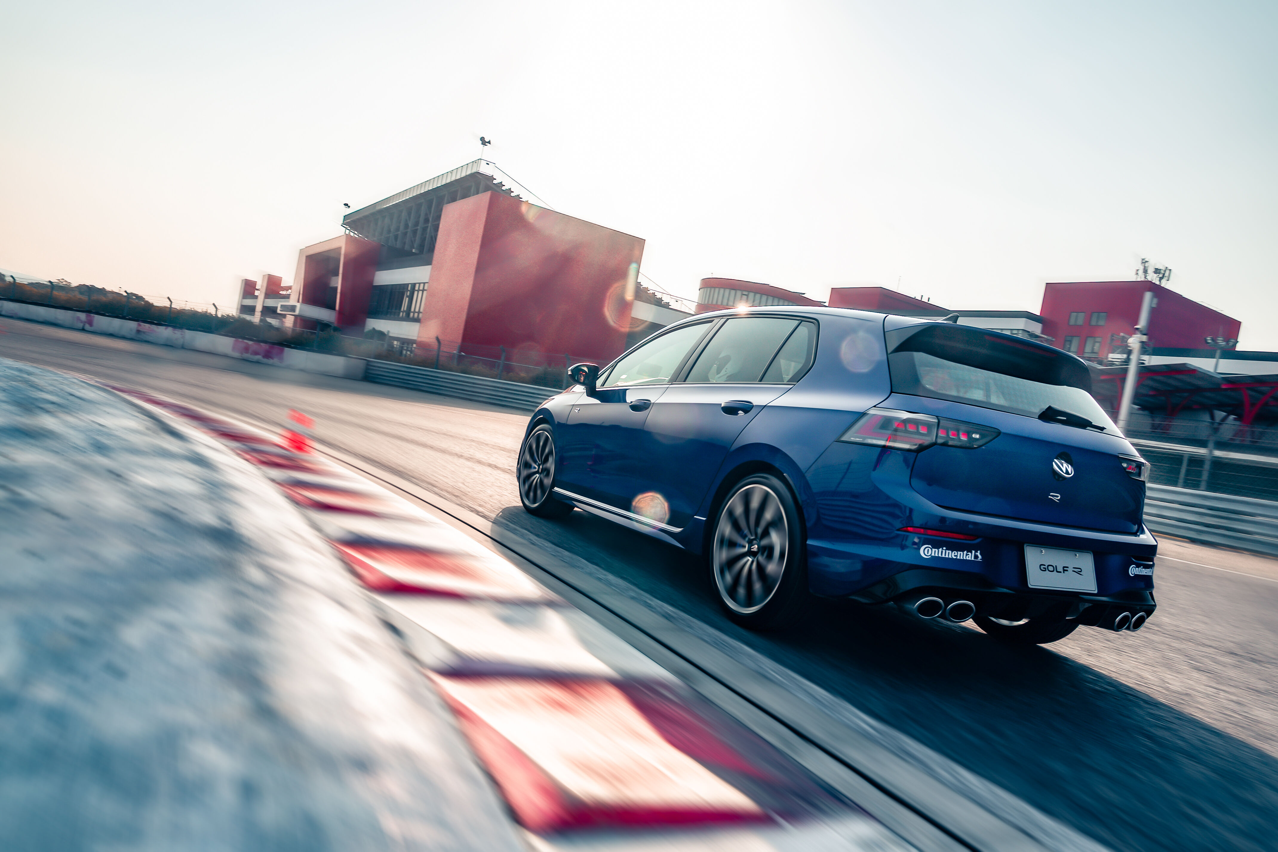 ▲福斯性能軍團麗寶賽車場開跑！高人氣車款全員到齊。（圖／翻攝自福斯、記者徐煜展攝）