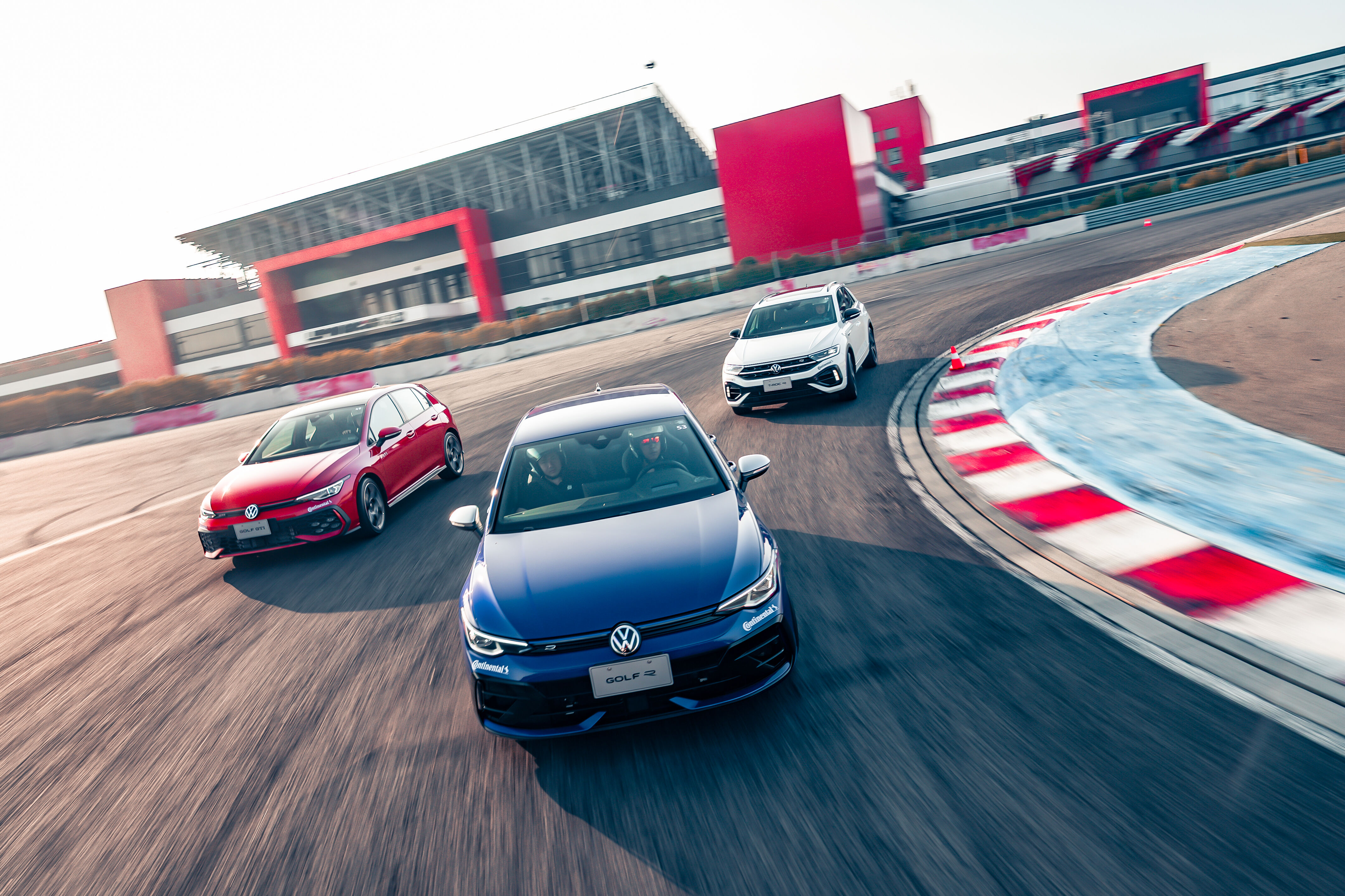 ▲福斯性能軍團麗寶賽車場開跑！高人氣車款全員到齊。（圖／翻攝自福斯、記者徐煜展攝）