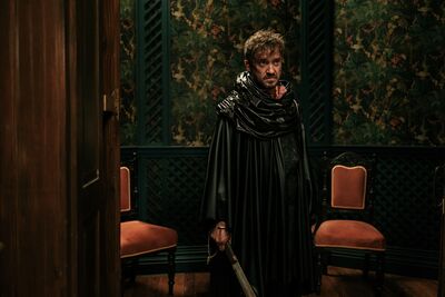 預告怕黃標「超萌貼圖」遮血肉！　《他們要殺你》網笑瘋：有擋跟沒擋一樣