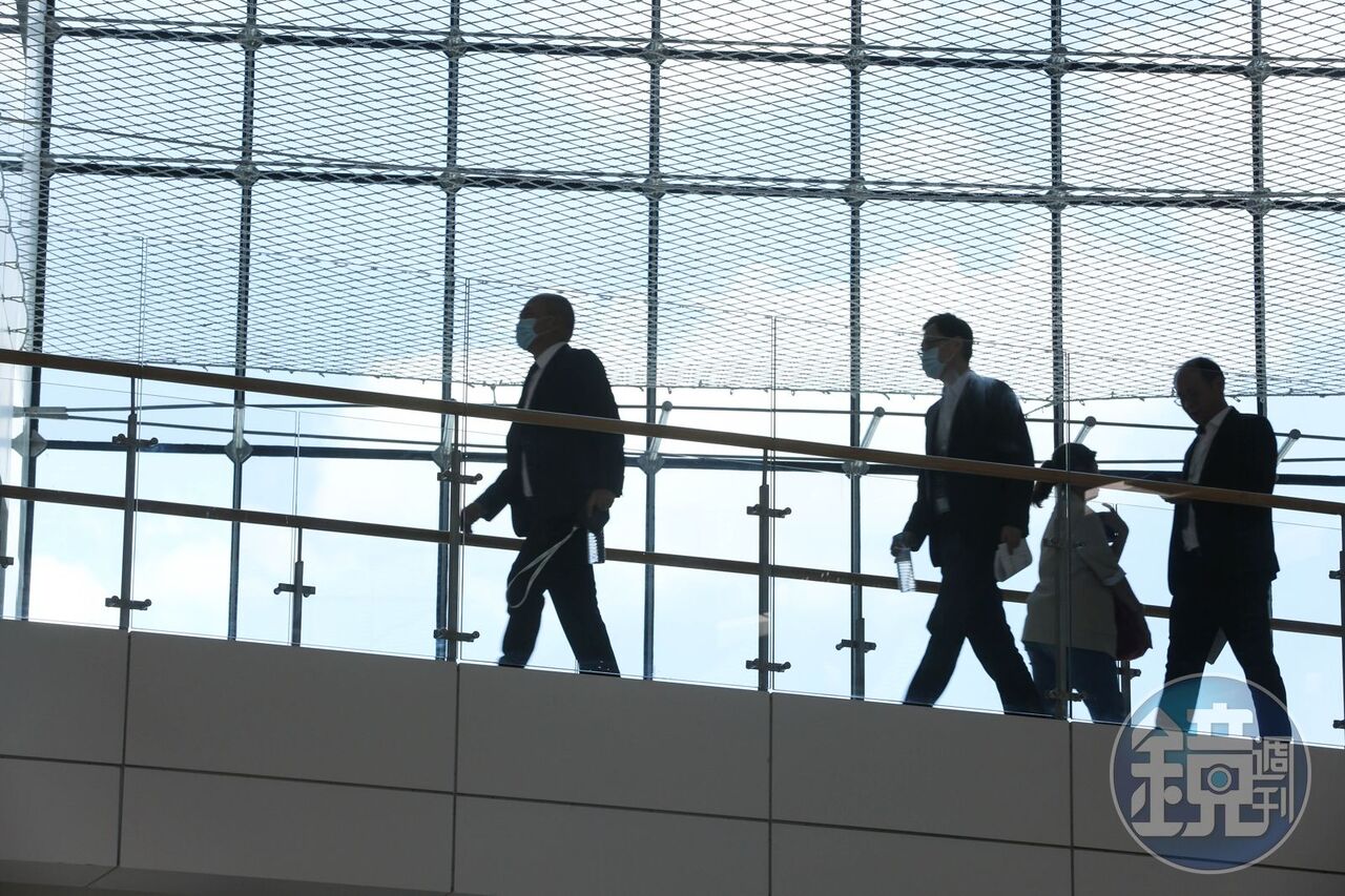 他遭高薪低報25年 傳產關廠才知「退休金縮水40萬」