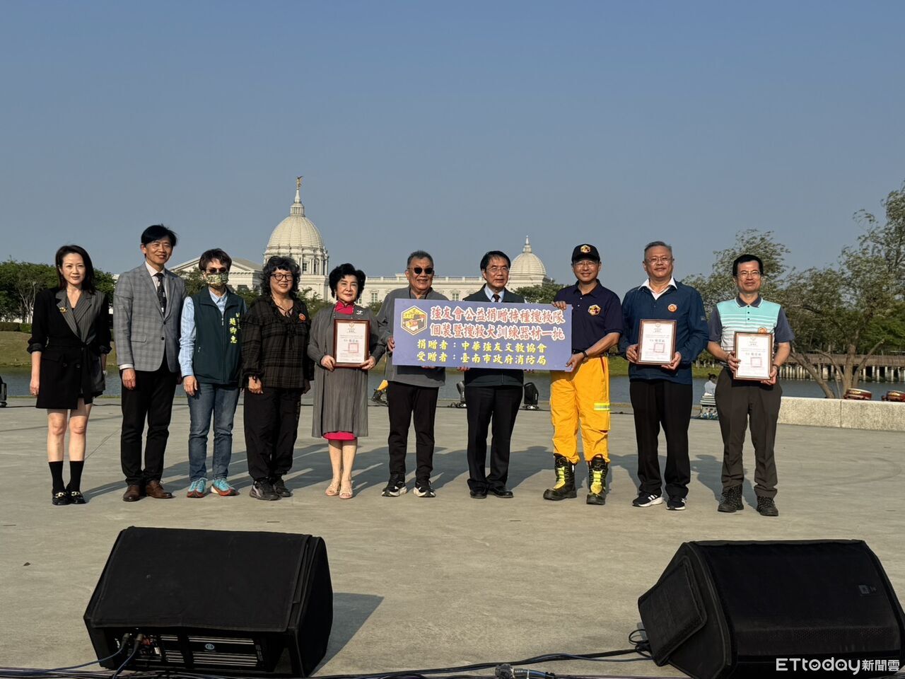 強友會捐贈搜救犬訓練器材 台南消防量能再升級