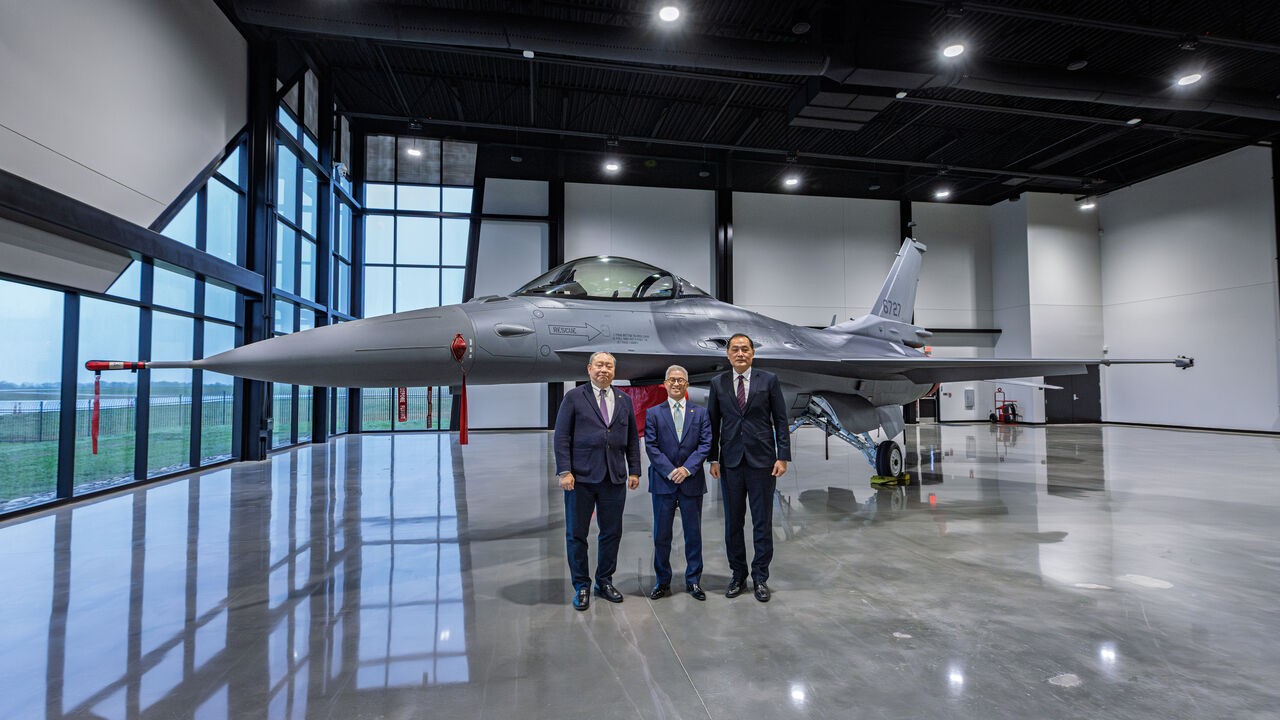 首架F-16 BLK70「完成驗收飛行」! 今年啟動返台