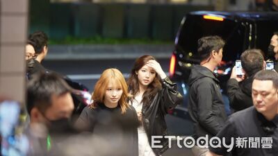 直擊／TWICE大巨蛋下班！8妞搭3台賓士直奔金豬吃飯