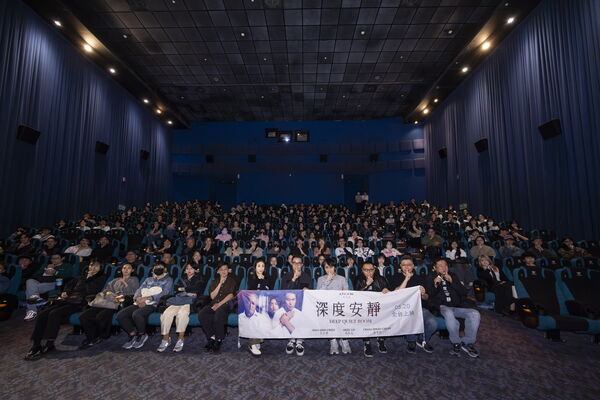 ▲《深度安靜》導演沈可尚（左起）、張孝全、林依晨、監製瞿友寧，現身影城一日店長活動。（圖／風起娛樂提供）