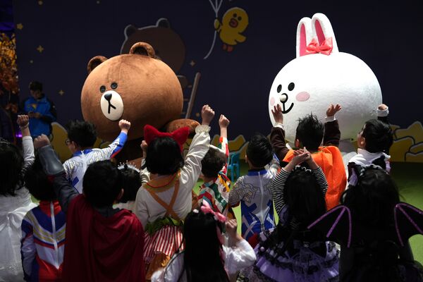 ▲麗寶樂園宣布，4月3日至4月6日期間，凡一名購買全票899元的成人，即可攜帶一名「12歲以下孩童免費入園」。（圖／業者提供）