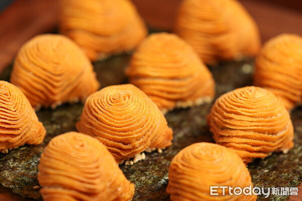 ▲最難訂位粵菜廳晶華軒「鴨宴」限時登場　16道頂級料理360元起。（圖／記者黃士原攝）