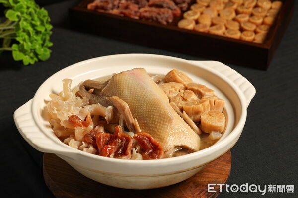 ▲最難訂位粵菜廳晶華軒「鴨宴」限時登場　16道頂級料理360元起。（圖／記者黃士原攝）