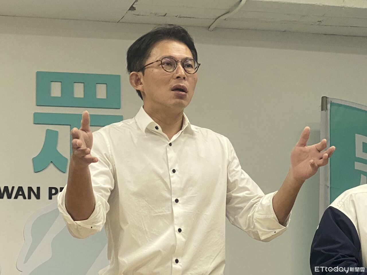 諷賴清德打臉罷團、綠委與卓榮泰 黃國昌:應以民進黨主席道歉