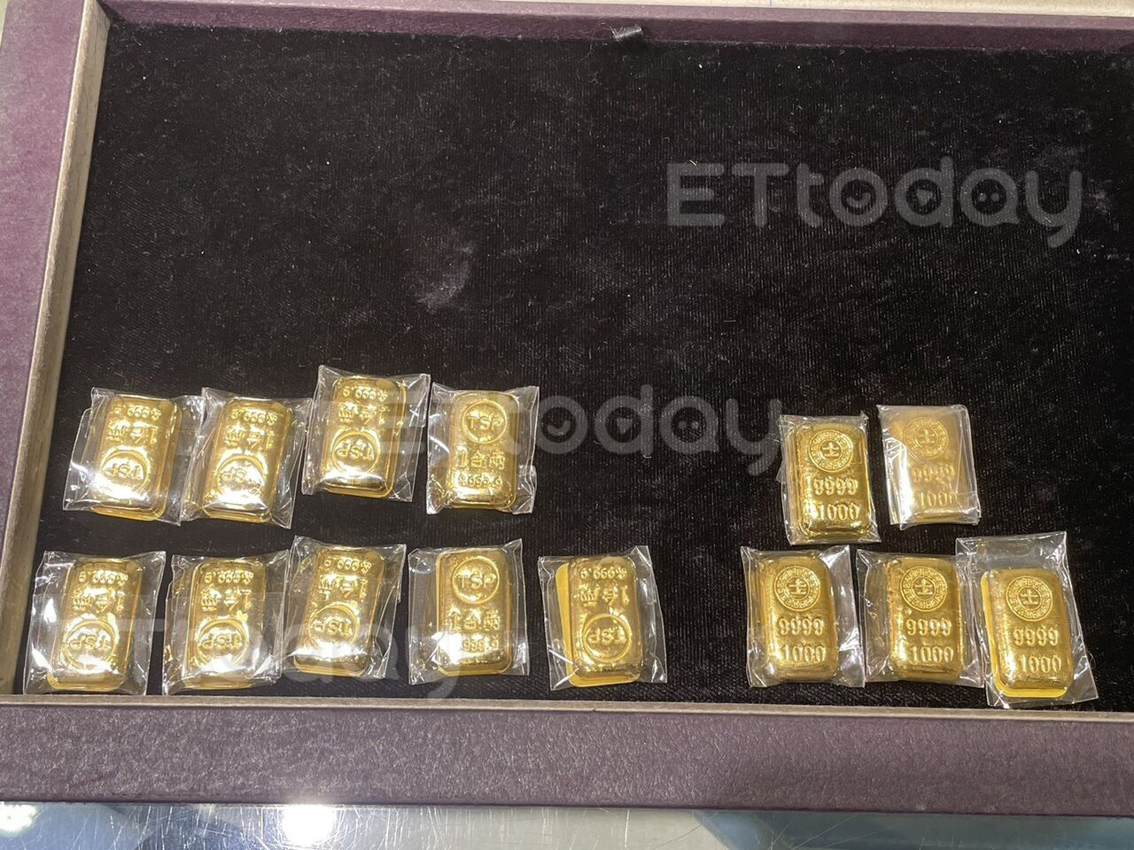 獨/買黃金像逛超商!金價創41年最大單周跌幅 台中銀樓擠爆