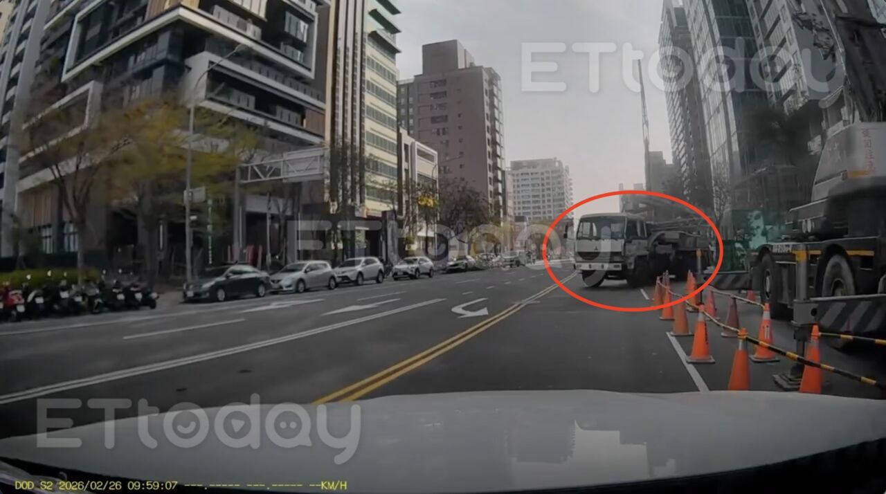 直擊!美術館工地混凝車逆向畫面曝 高雄3月大車事故奪4命