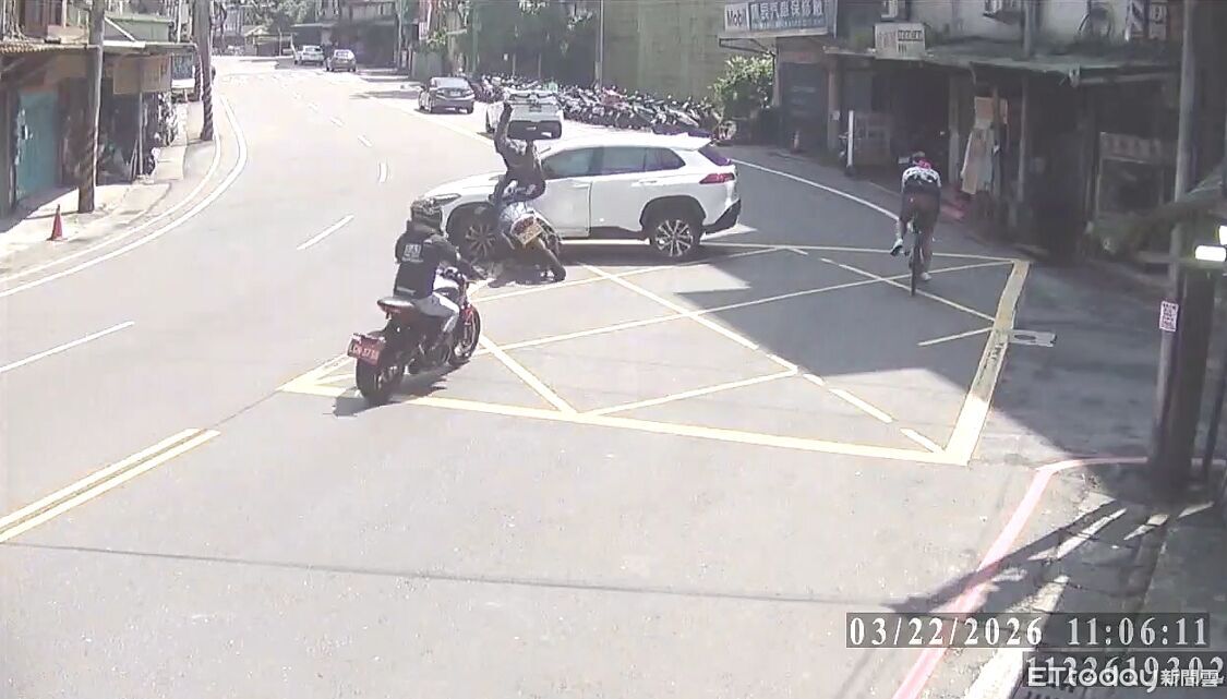 多元計程車北宜路迴轉 重機閃避不及攔腰撞!騎士慘摔骨折