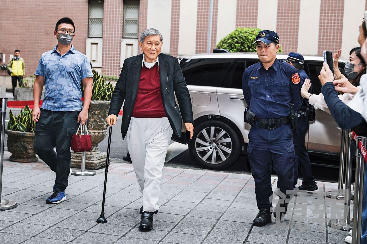 沈慶京再爆掏空 疑套現30億