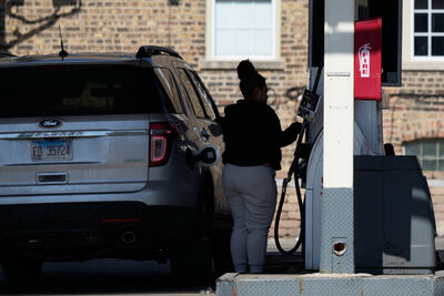 伊朗嗆正等著美軍！國際油價狂飆　布蘭特原油破107美元