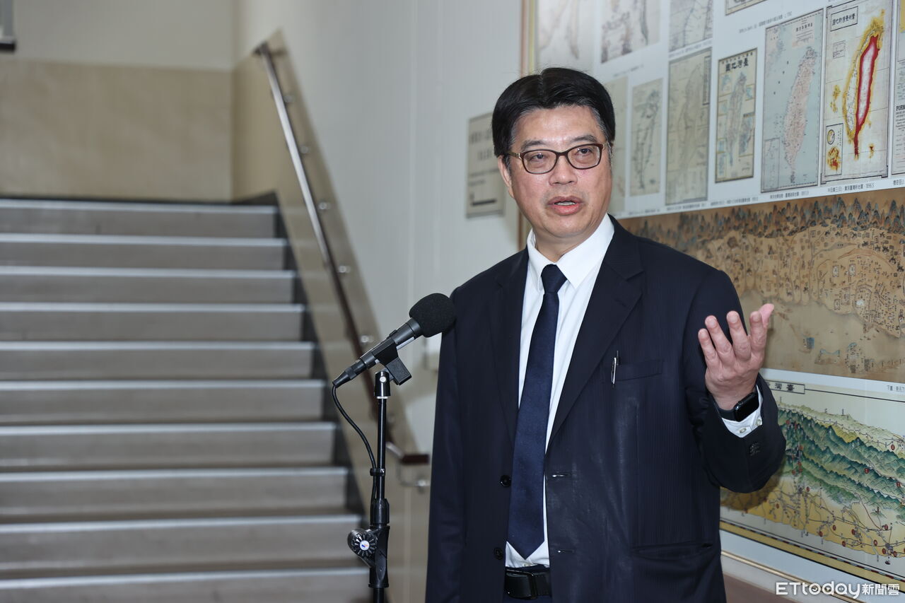 堅拒李貞秀質詢 邱垂正:一個違法的人無法代表大多數陸配