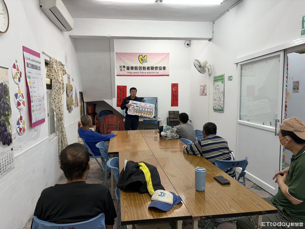 深入社區宣導交通安全 大武警倡導行人優先觀念