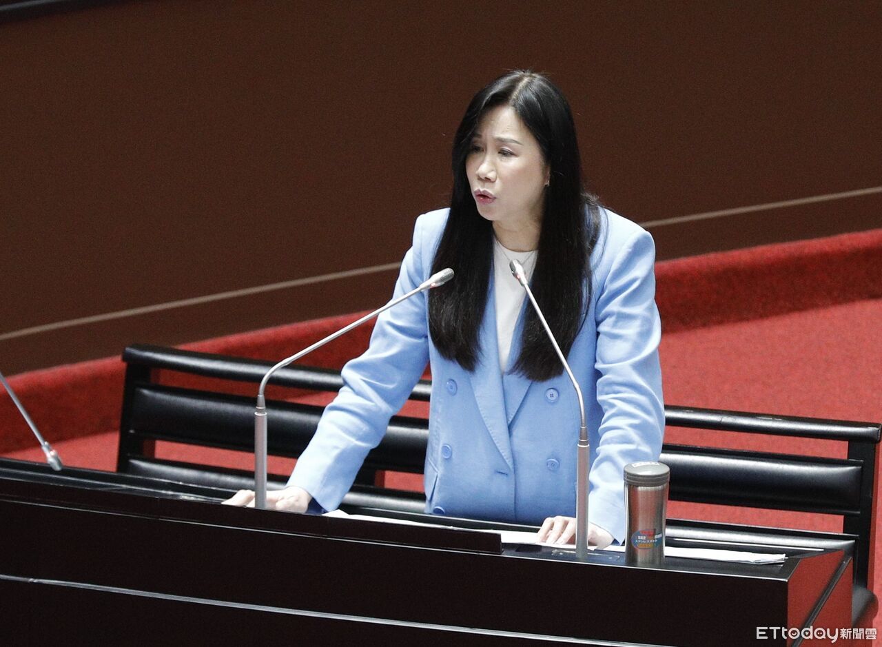 佀廣洋曾胖到120kg 萬美玲駁兒特權閃兵:其實他覺得當兵好酷 | ETtoday政治新聞 | ETtoday新聞雲