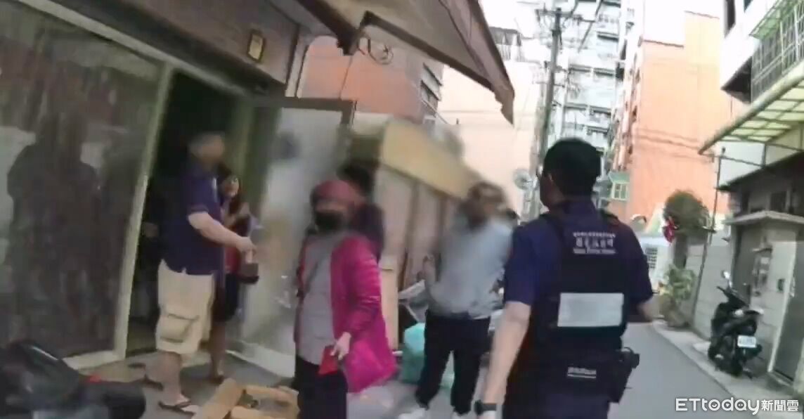 兄弟檔不滿父親遺產分配...拿刀棍找姊姊理論!姊弟互告傷害