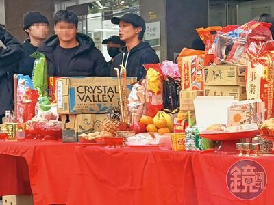 閃兵自首神隱4月！薛仕凌消瘦現身公司團拜　活動全面封鎖現況曝