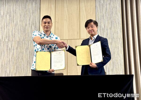 ▲元本旅遊今宣布與全球頂奢郵輪龍頭「銀海郵輪」(Silversea Cruises)達成深度戰略合作,元本旅遊董事長游國珍,銀海郵輪亞洲區銷售總監邱偉森。（圖／記者彭懷玉攝）