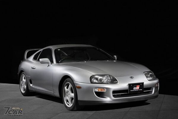 現代材料重現經典！　Toyota GR 宣布復刻 A80 Supra 儀錶板總成