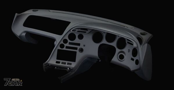 現代材料重現經典！　Toyota GR 宣布復刻 A80 Supra 儀錶板總成