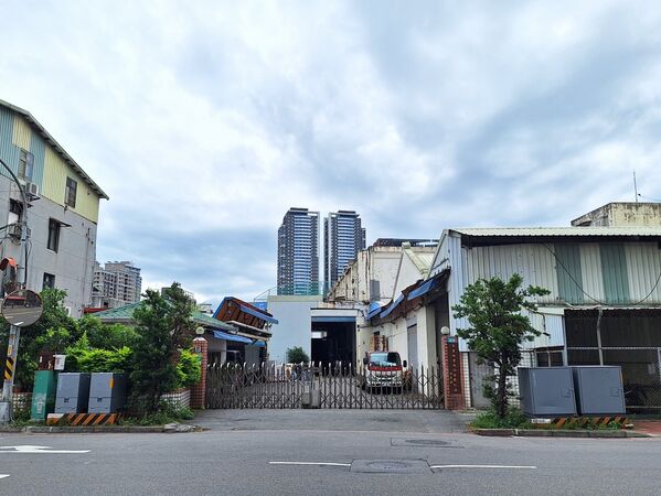 ▲▼新店榮工單元4（約2.33公頃）3月20日起公開展覽30天，4月13日辦說明會。新店榮工單元4東面現況照。（圖／新北市政府城鄉發展局）