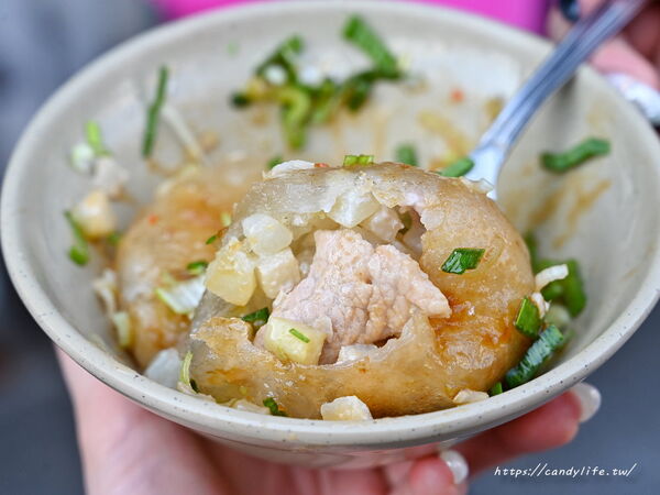 ▲▼新蹲著吃肉圓。（圖／糖糖`s 享食生活授權提供）
