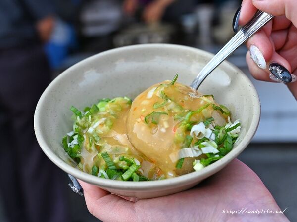 ▲▼新蹲著吃肉圓。（圖／糖糖`s 享食生活授權提供）