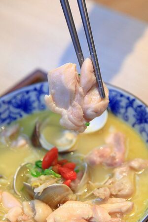 ▲▼富善雞湯麵舖萬華昆明店。（圖／部落客UPSSMILE向上的微笑萍子 旅食設影授權提供）