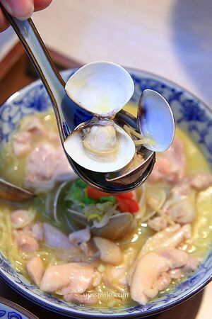 ▲▼富善雞湯麵舖萬華昆明店。（圖／部落客UPSSMILE向上的微笑萍子 旅食設影授權提供）