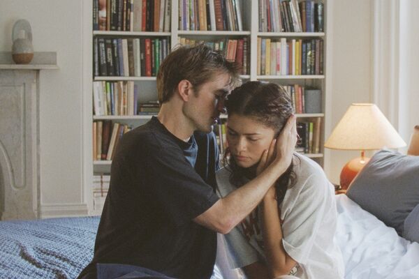 ▲《抓馬戀人》千黛亞（下）與羅伯派汀森（上）首度共同演出。（圖／采昌提供）