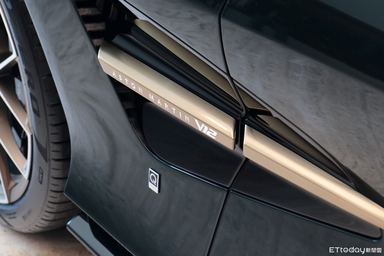 ▲1588萬起！Aston Martin「最強休旅車再進化」　敞篷王者同台演出。（圖／記者張慶輝攝）