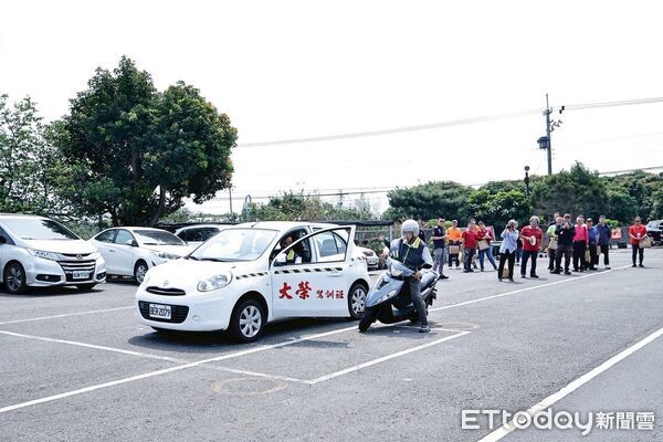 ▲中彰投三縣市推動機車駕訓及考照補助。（圖／翻攝「南投監理站」臉書粉專）
