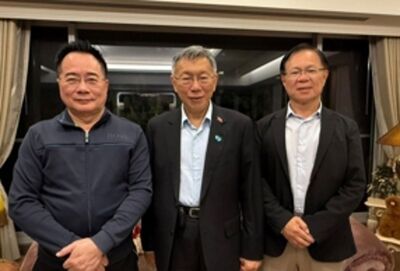 蔡正元今入獄　柯文哲曬合照「4字祝福」