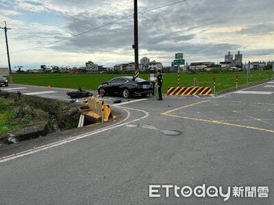 宜蘭無號誌路口又車禍！騎士被撞飛命危　零件散落一地慘況曝