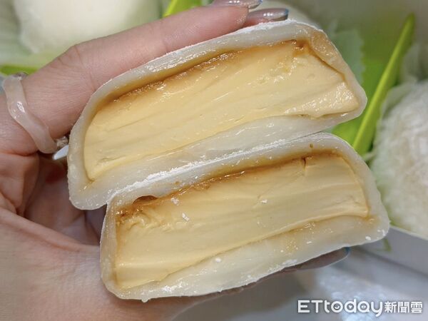 ▲▼COMEPOP雪特生焦糖布丁大福。（圖／記者蕭筠攝）