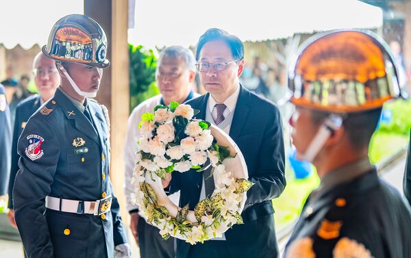 ▲桃園市長張善政今日在「桃園市115年春祭致祭革命先烈暨林鴻森、余家昶烈士入祀典禮」上獻花致意。（圖／桃市府新聞處提供）