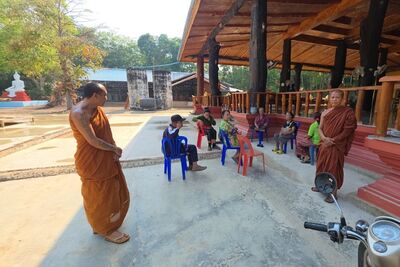 極樂寺院！泰住持、隨從爆性醜聞　誘騙脫衣「猥褻65歲村民」