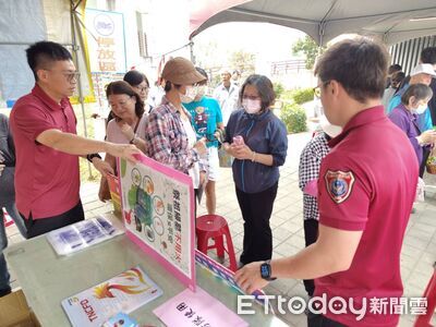 南消官田分隊發放水袋神器　力推掃墓「四不一要」